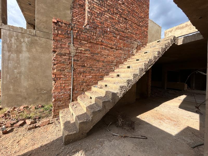 7 Bedroom Property for Sale in Xanadu North West